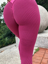 Load image into Gallery viewer, Women’s Electric Pink Entanglement leggings
